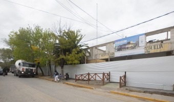 SALUD: COMENZ EL LLENADO DE LA LOSA DEL HOSPITAL ARTURO ILLIA